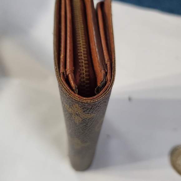 Louis Vuitton Monogram Snap Tresor Wallet - Picture 7 of 15